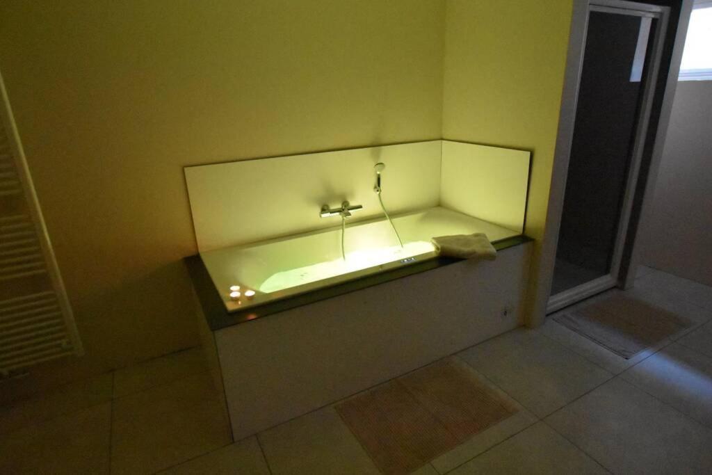 Les Loneux 27 Pers, Malmedy - Vue Incroyable - Wellness, Billard, Home Cinema エクステリア 写真