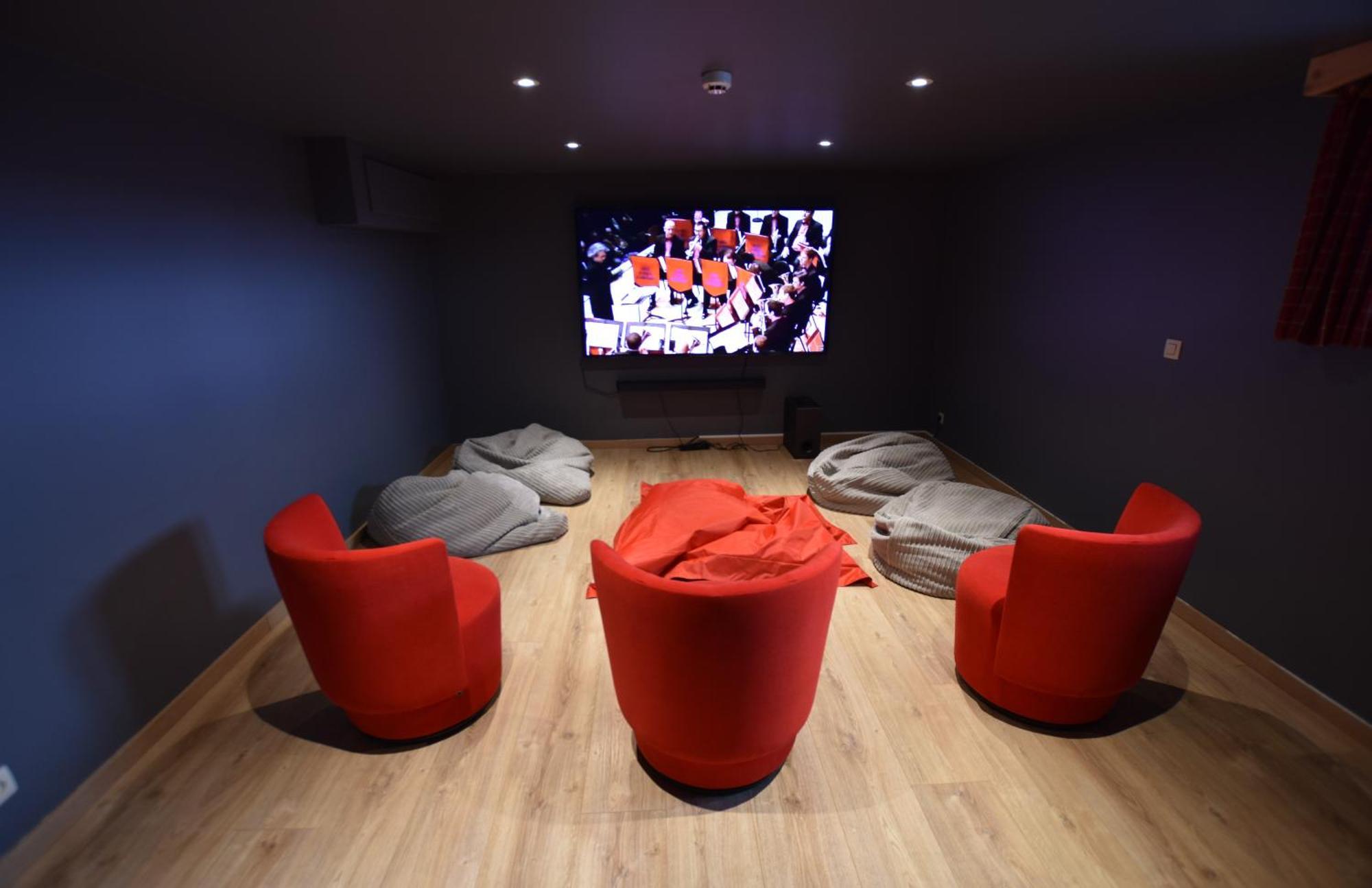 Les Loneux 27 Pers, Malmedy - Vue Incroyable - Wellness, Billard, Home Cinema エクステリア 写真